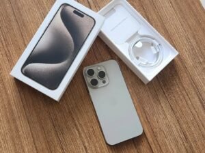 2.EL IPHONE 15 PRO 128 GB